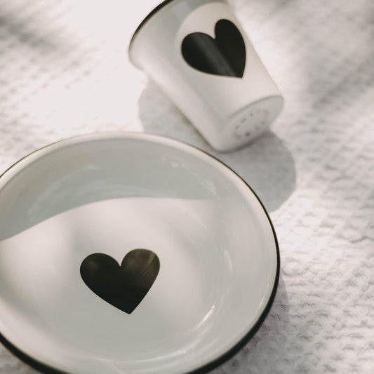 Eulenschnitt Emaille Teller grosses Herz – jetzt kaufen